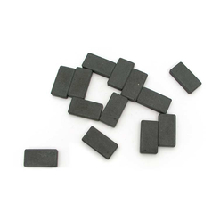 magnet nepotažený 1,5x2,8cm obdélník